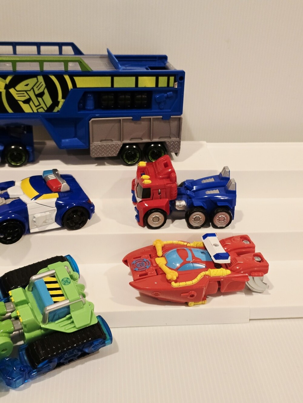 Transformers Rescue Bots Optimus Prime Racing Trailer and Figure Set - Picture 13 of 15